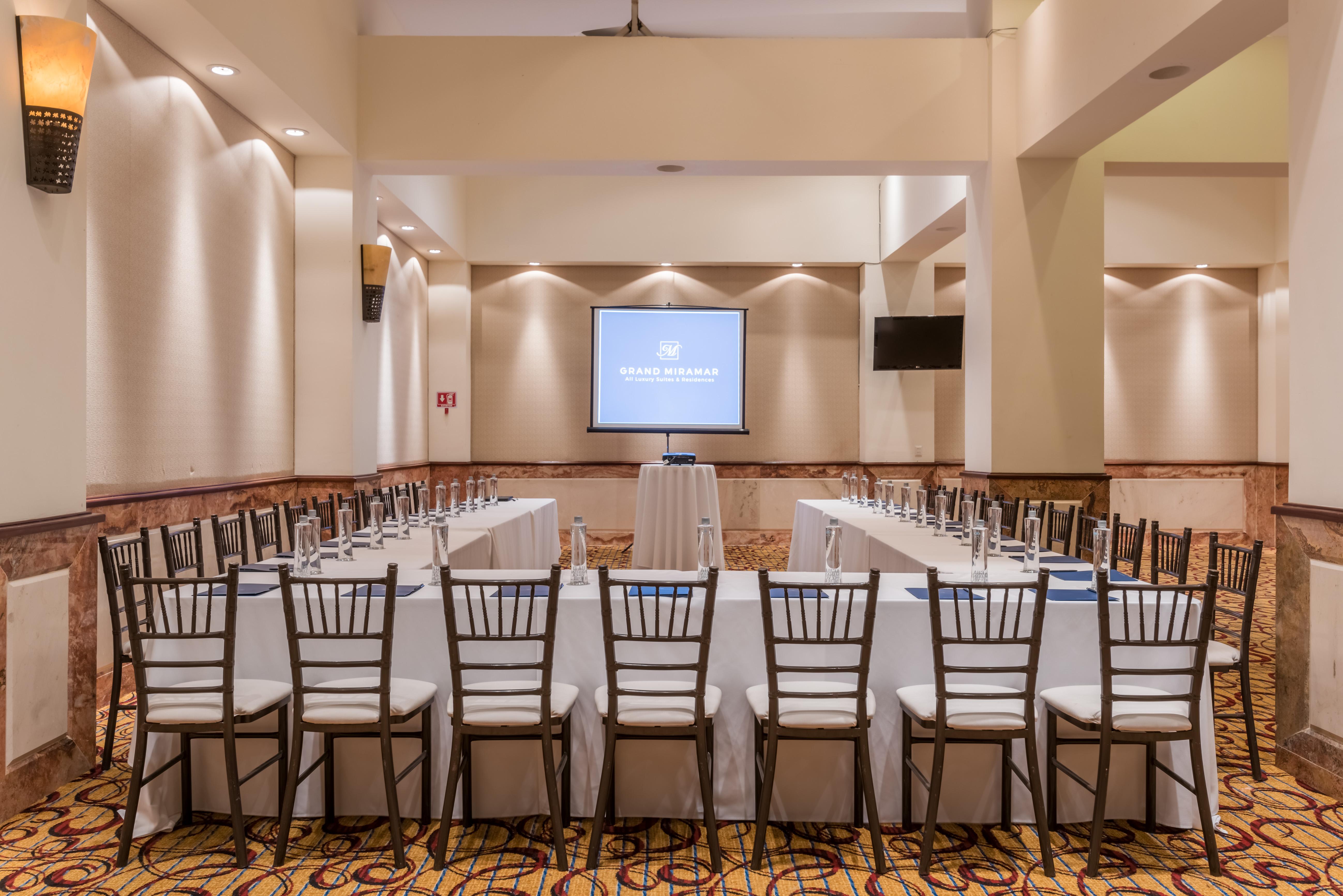 פוארטו ואלארטה Grand Miramar All Luxury Suites & Residences (Adults Only) מראה חיצוני תמונה
